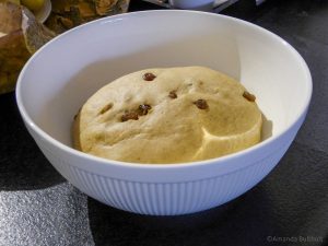 Deeg voor hot cross buns na rijzen