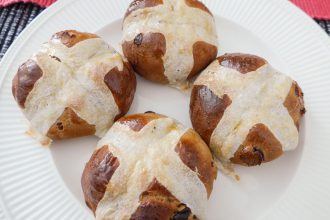 Hot cross buns