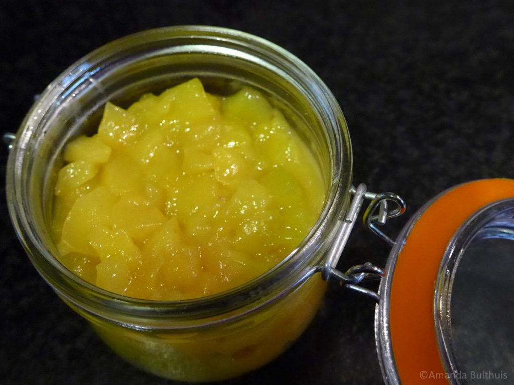 Potje zelfgemaakte mangochutney