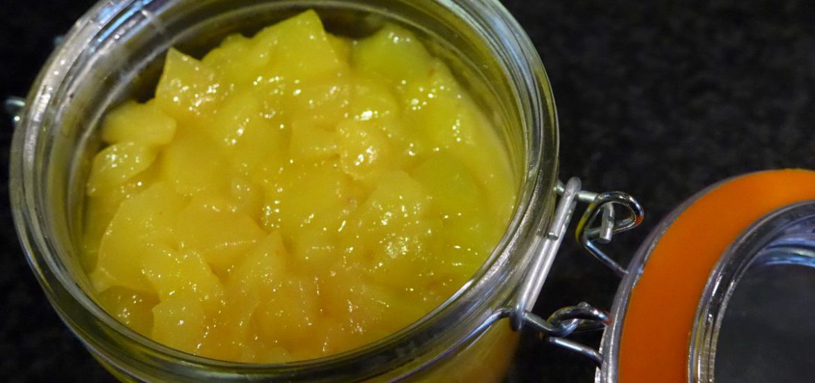 Potje zelfgemaakte mangochutney