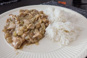 Kipcurry met vijgen en basmatirijst