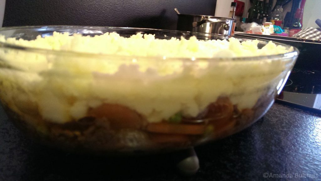 Shepperd's pie klaar om in de oven te gaan