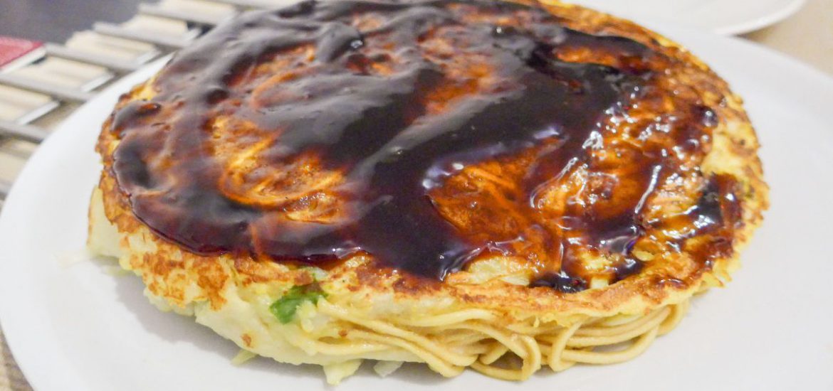 Okonomiyaki met saus