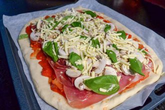 Zelfgemaakte pizza