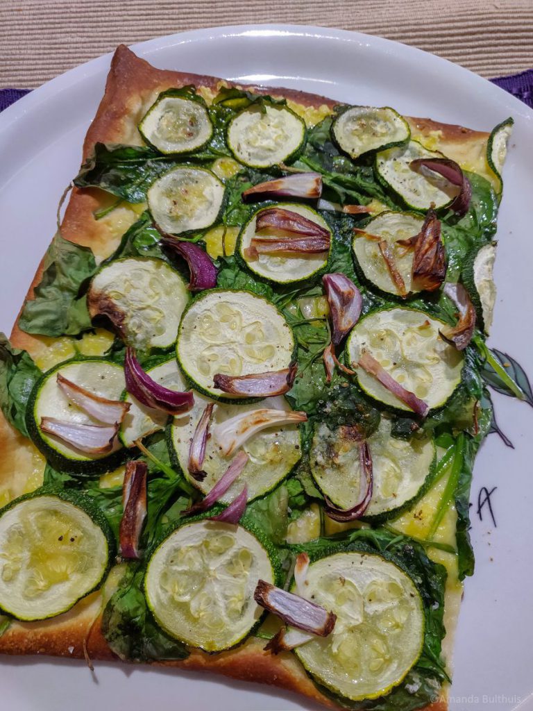 Vegan pizza bianca