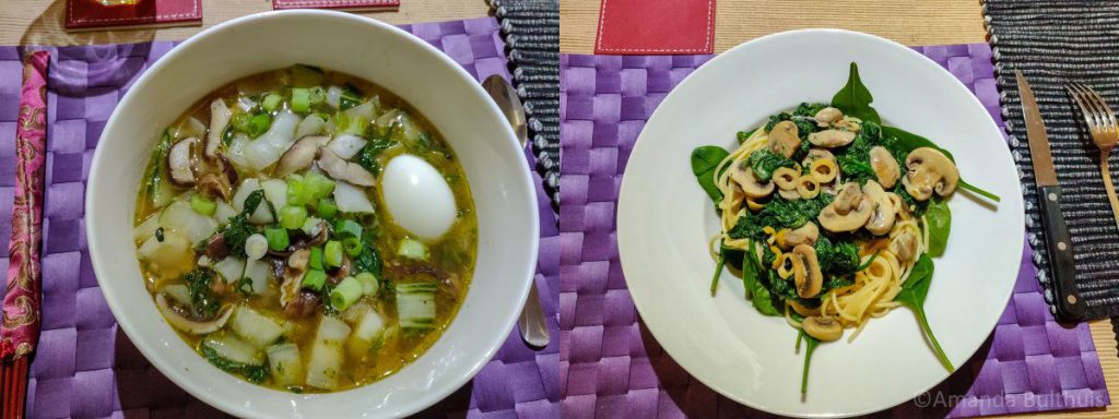 Ramen en pasta met spinazie en champignons