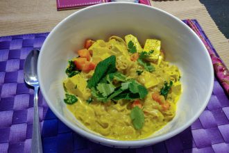 Vegan curry laksa