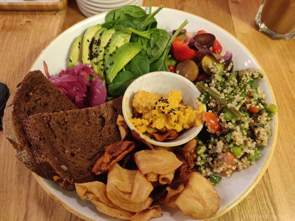 Happiness Kitchen Winter veggie bowl