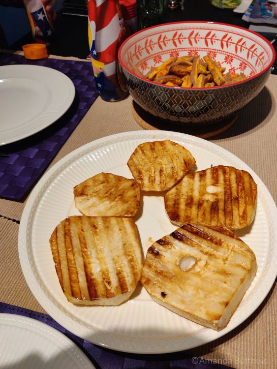 Knolselderijsteaks en zoete aardappel friet