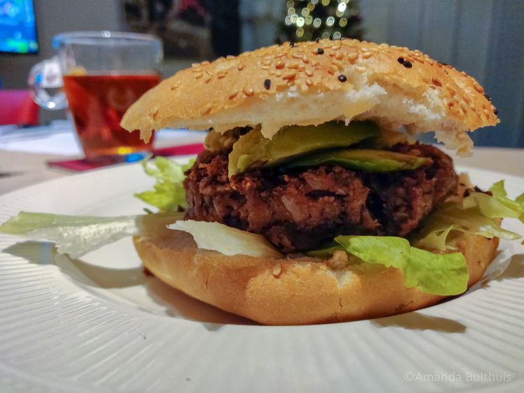 Zwarte bonen burger met Turks brood