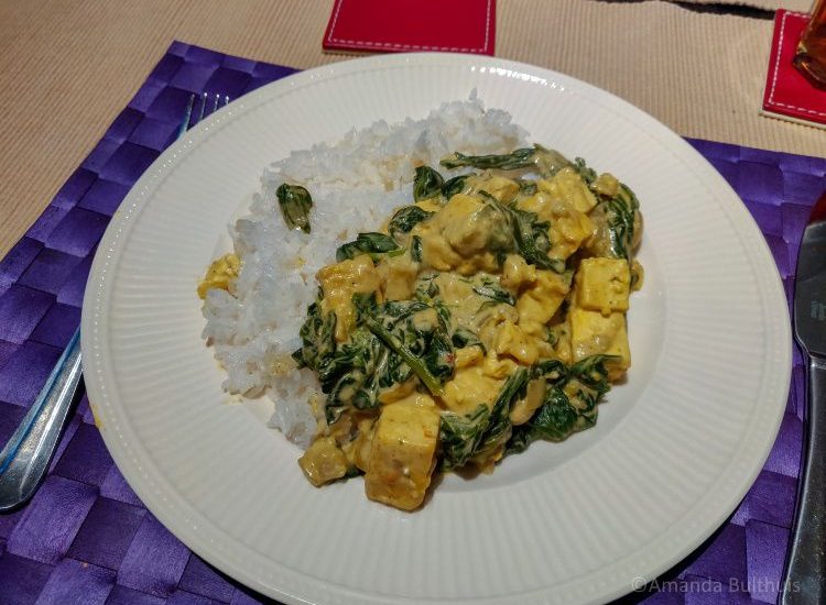 Vegan saag paneer met tofu