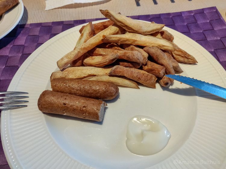 Friet en vegetarische frikandel - Week 13 -2020