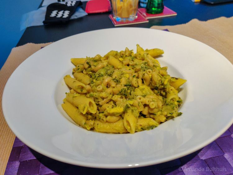 Pasta mer courgette en avocado