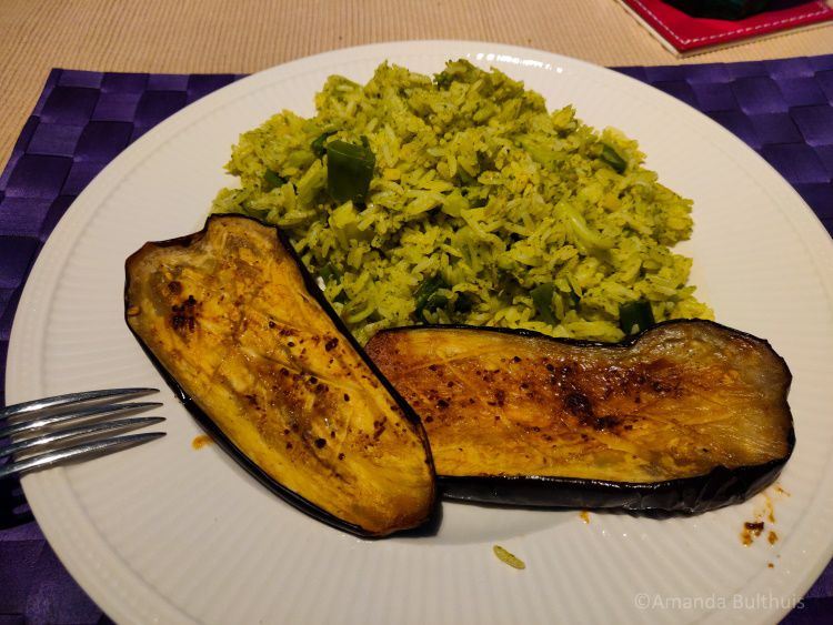 Aubergine met groene nasi