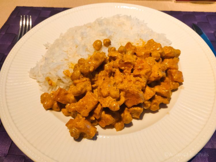 Rode curry met zoete aardappel en kikkererwten