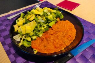 Linzencurry en salade