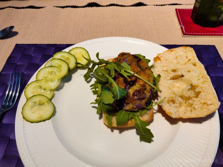 Polenta aubergine burger