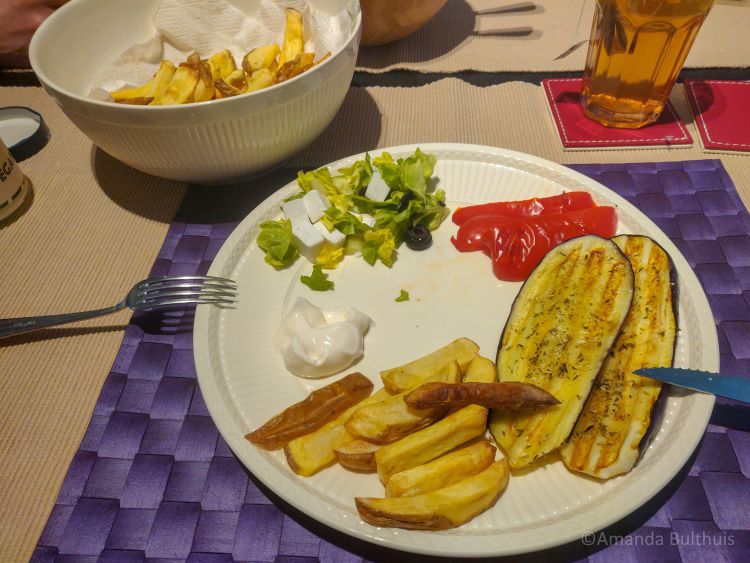 Gegrilde groente en friet