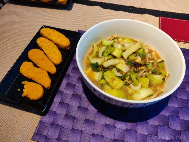 Ramen en vegan kipschnitzel