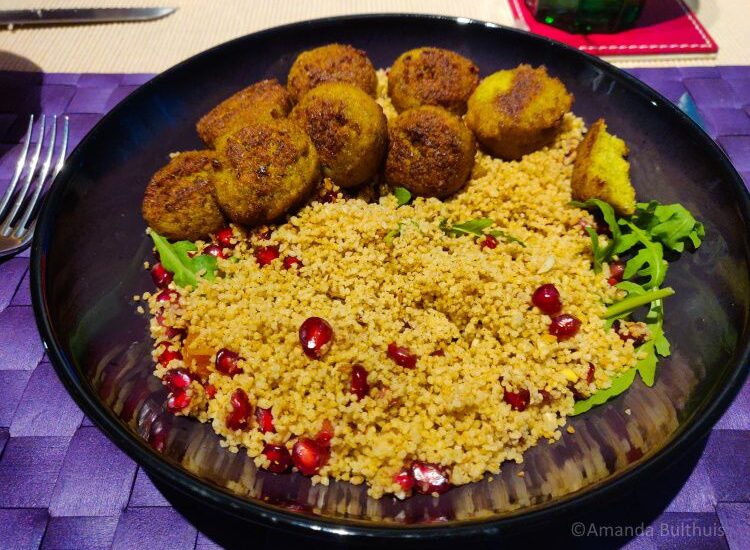 Couscous salade met falafel