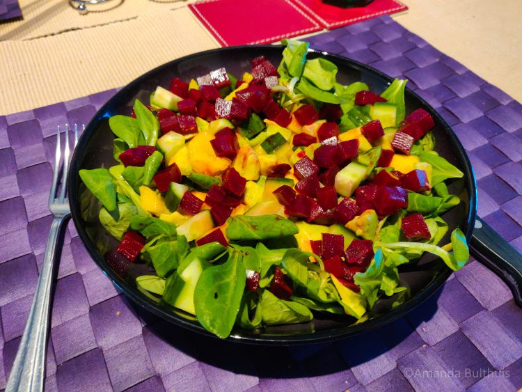 Salade met mango en bietjes