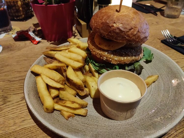 Vegan avocadoburger - Plein 4 Eindhoven