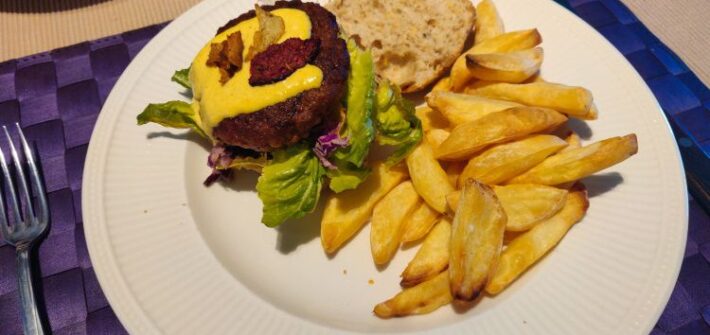 Vegan burger met kerrie-mango-mayonaise