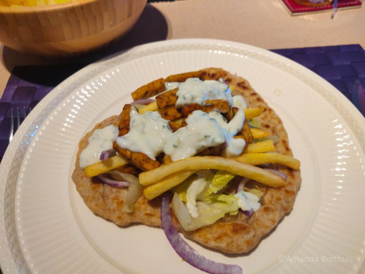 Griekse pitabroodjes met vegan gyros