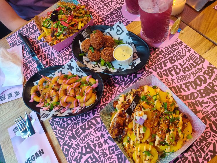 Vegan Junk Food Bar Eindhoven - week 41 - 2022