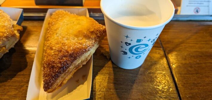 Efteling - Koffie met havermelk en vegan appelflap