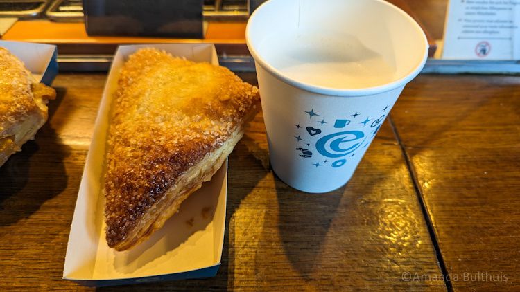 Efteling - Koffie met havermelk en vegan appelflap