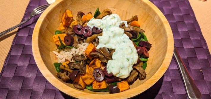 Vegan gyros bowl