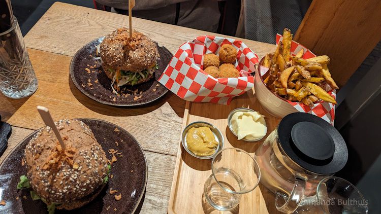 Vegan burgers bij Lust in Groningen